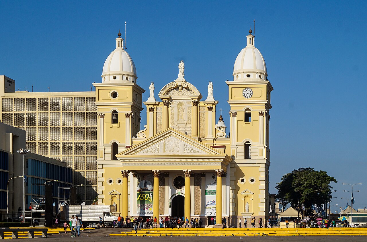 Basílica_de_Nuestra_Señora_de_la_Chiquinquira
