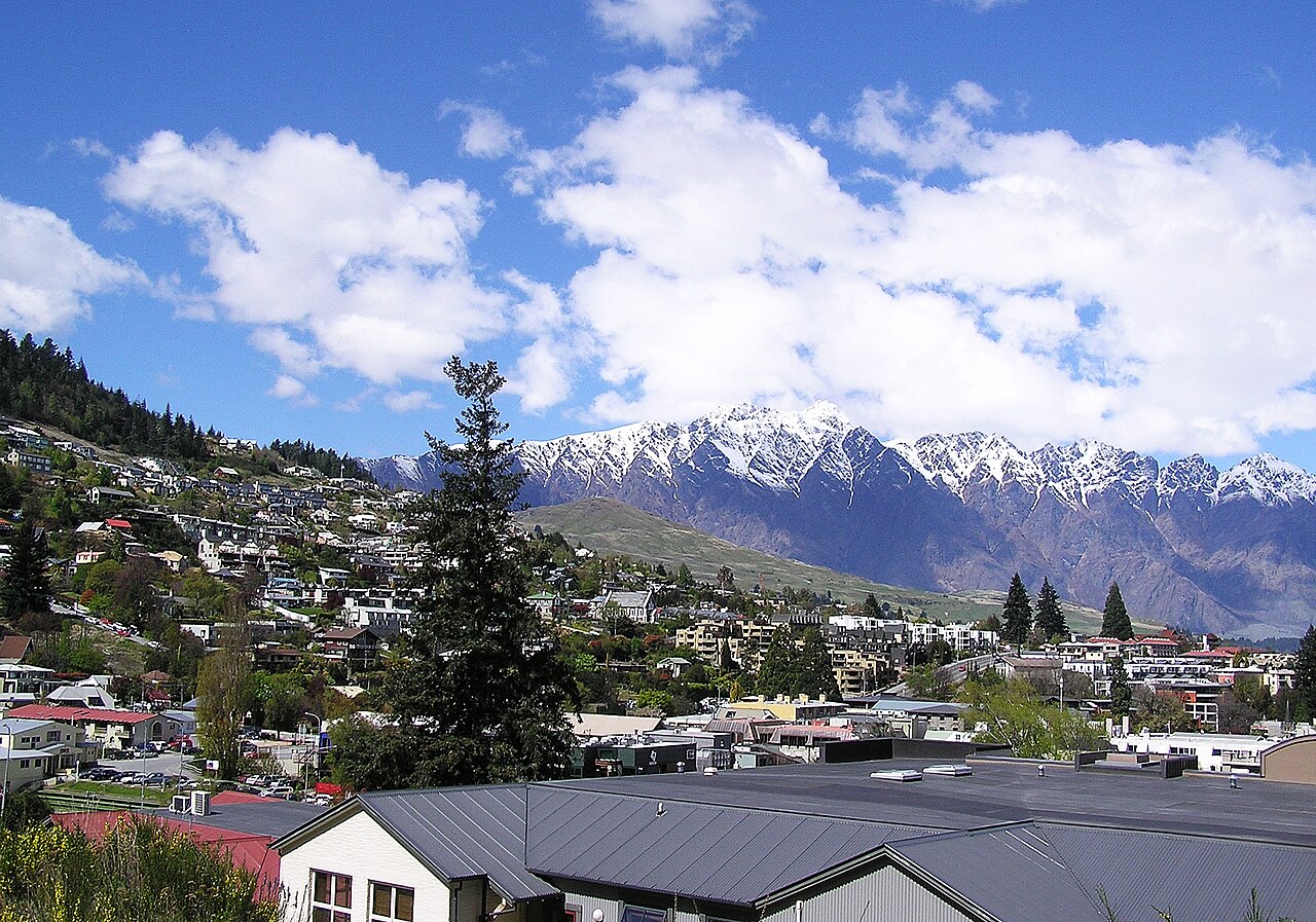 Queenstown and the Remarkable Mountains