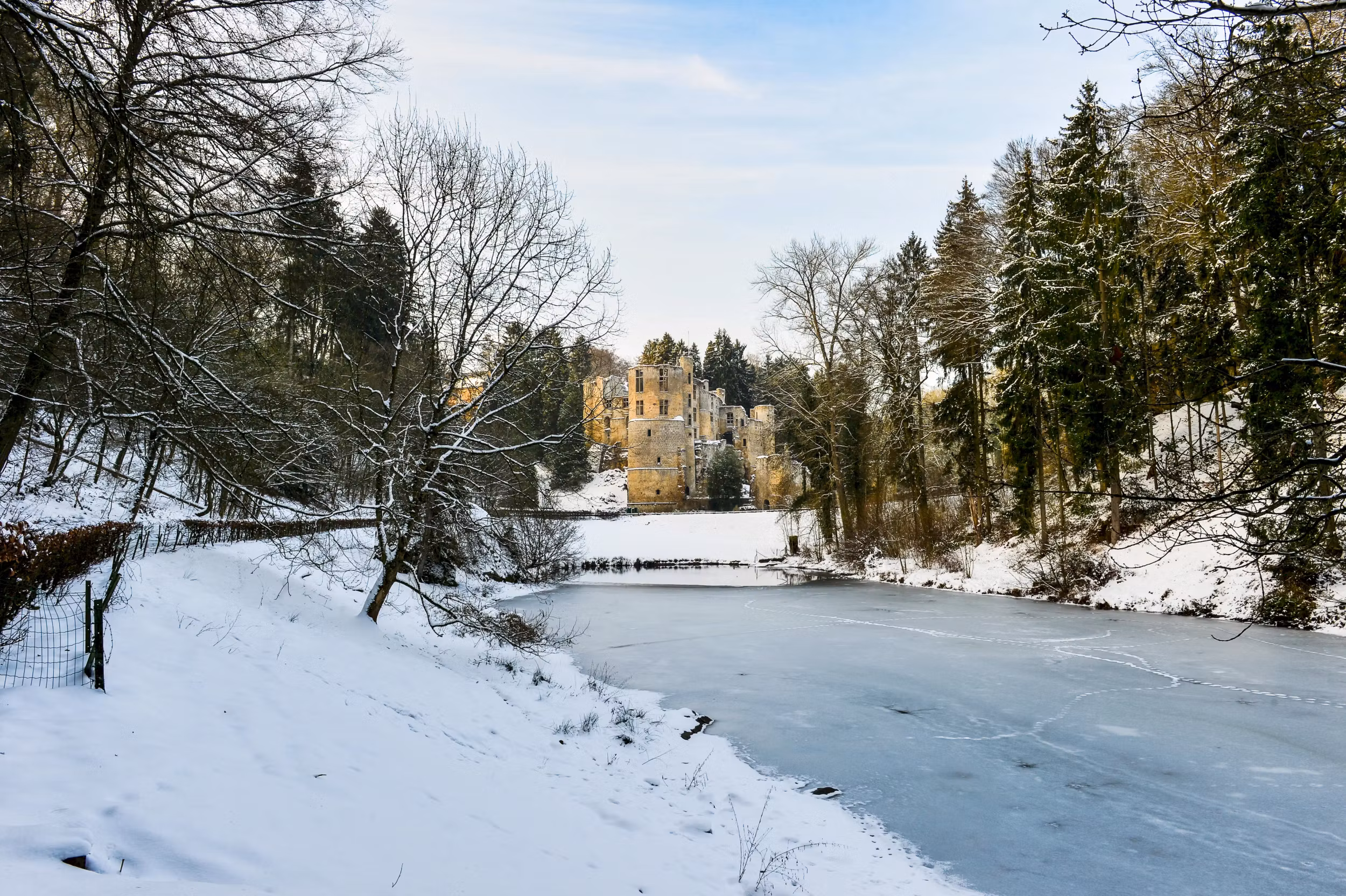 Winter_Castle_Beaufort_-_Jos_Nerancic