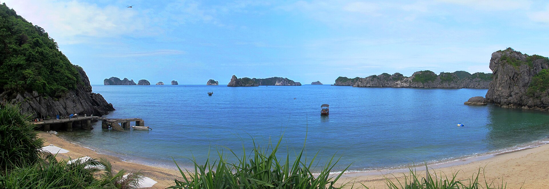 Halong_Bay_panorama