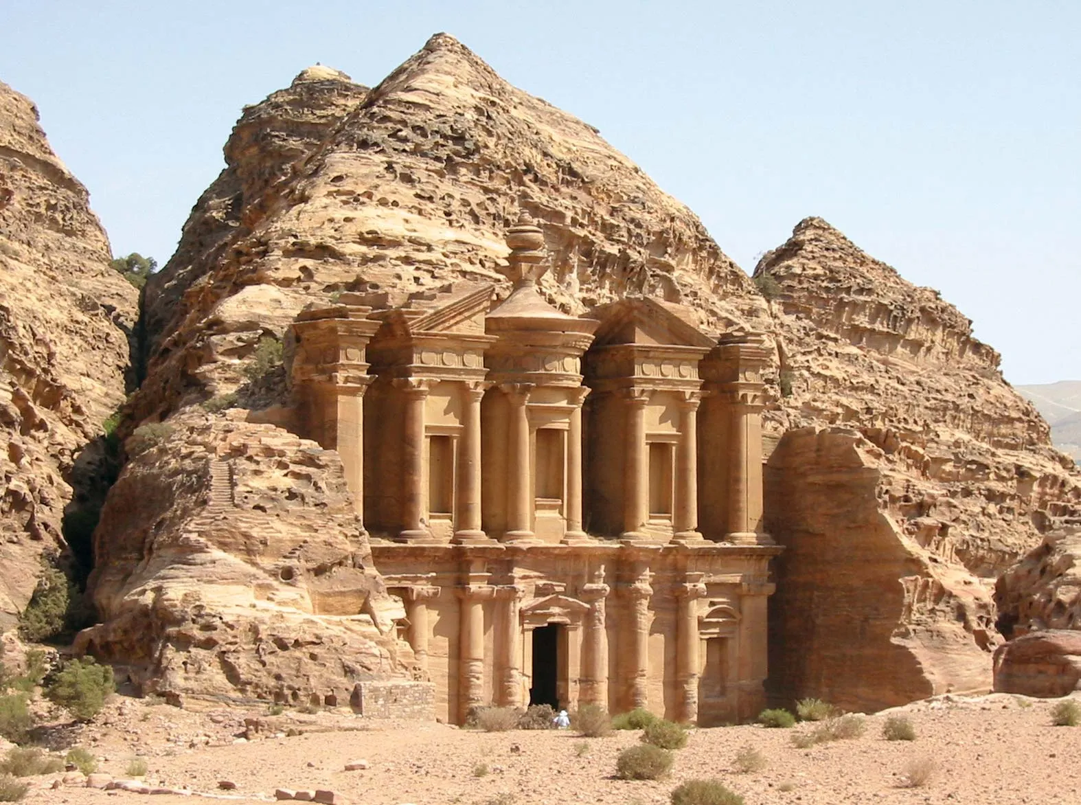 The Khasneh (“Treasury”) tomb, Petra, Jordan.