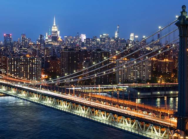 Photo of the Manhattan Bridge from Brooklyn
