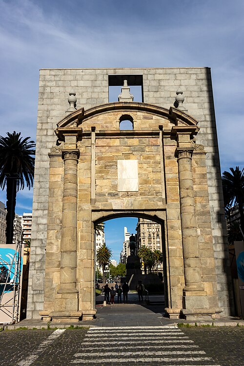 Puerta de la Ciudadela