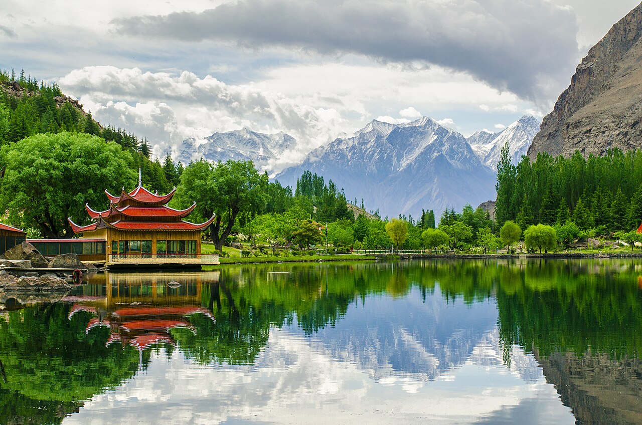 Mountains and forest surrounding Shangrila Lake 